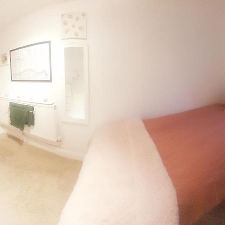 Centrel To London Single Bed Room Quiet Home With Host And Breakfast Exterior foto